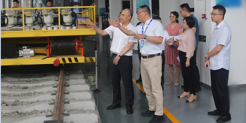 成都市市委常委、秘書長杜海波到公司調研考察